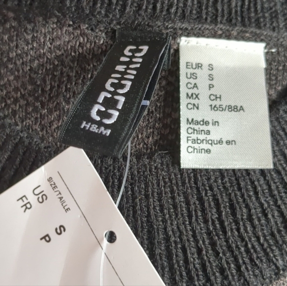 H&M Divided Gray and Black Grid Vortex Print Crew Neck Sweater Vest size Small - Picture 3 of 5